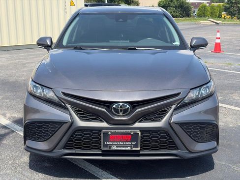 Used 2023 Toyota Camry SE FWD image 2