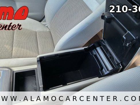 Used 2013 Toyota Camry LE image 37