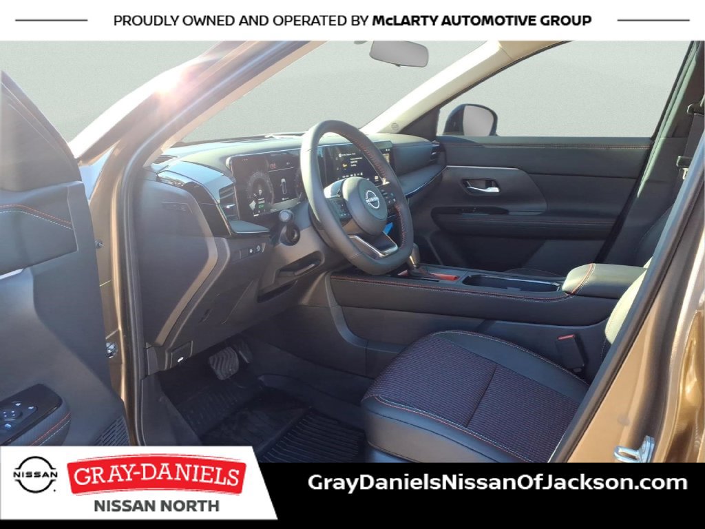 Certified 2027 Nissan Kicks SR FWD image 25