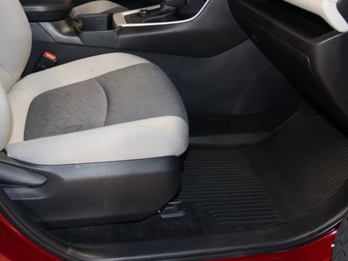 Used 2022 Toyota RAV4 XLE image 56