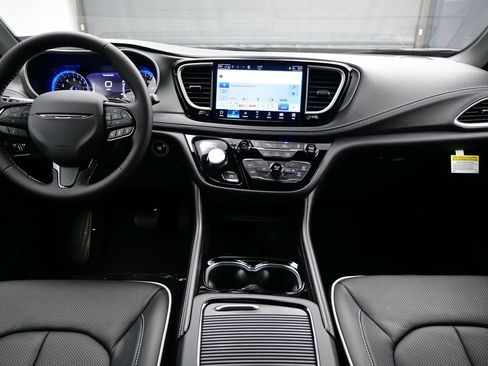 New 2027 Chrysler Pacifica Limited AWD/4WD image 12