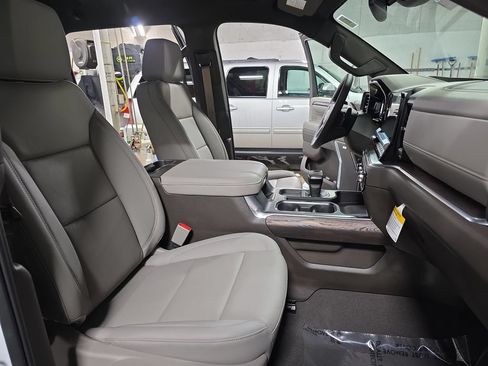 New 2026 GMC Sierra 1500 SLT w/ SLT Premium Package AWD/4WD image 10
