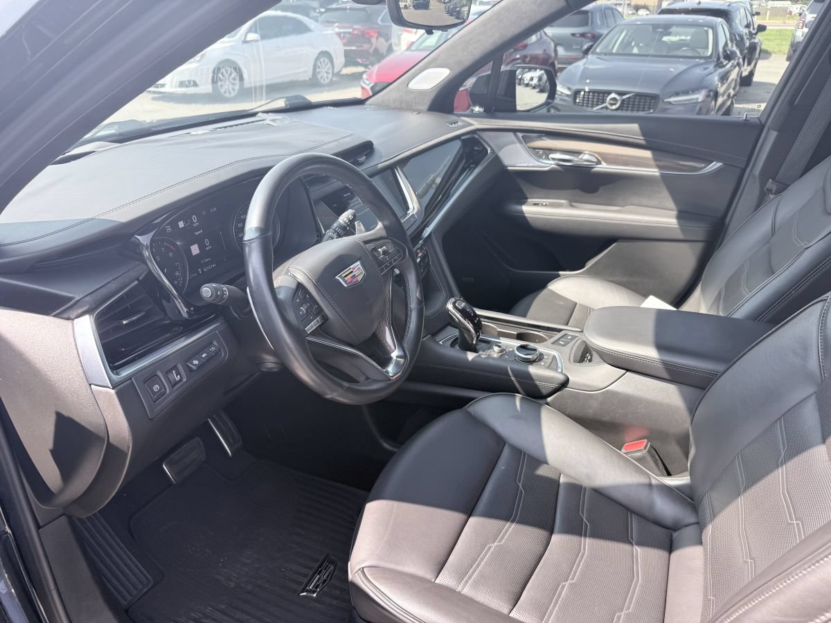 Used 2024 Cadillac XT6 Sport w/ Platinum Package AWD/4WD image 9
