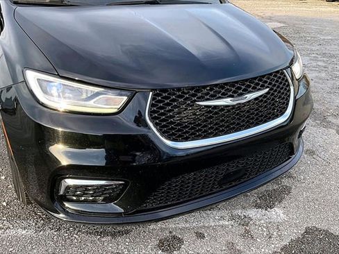 Used 2024 Chrysler Pacifica Touring-L image 31