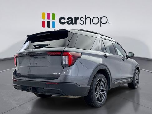 Used 2025 Ford Explorer ST-Line w/ ST-Line Street Pack image 5