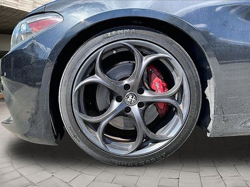Used 2019 Alfa Romeo Giulia Ti RWD image 7