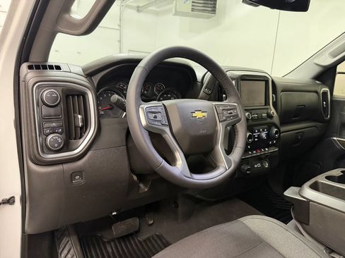 Used 2022 Chevrolet Silverado 1500 LT RWD image 4