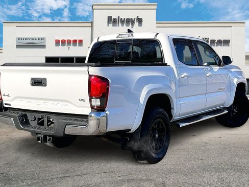 Used 2022 Toyota Tacoma 4x4 Double Cab image 2
