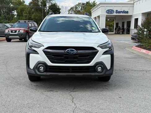 Used 2025 Subaru Outback Premium AWD/4WD image 2