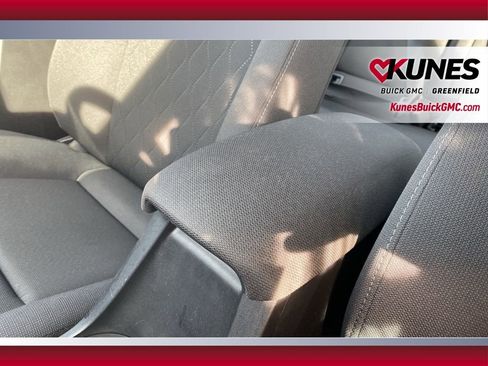 Used 2025 Toyota Corolla LE image 28