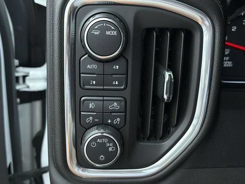 Used 2020 Chevrolet Silverado 1500 RST AWD/4WD image 15
