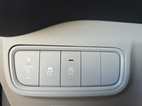 Certified 2025 Kia Soul LX w/ LX Technology Package FWD image 25