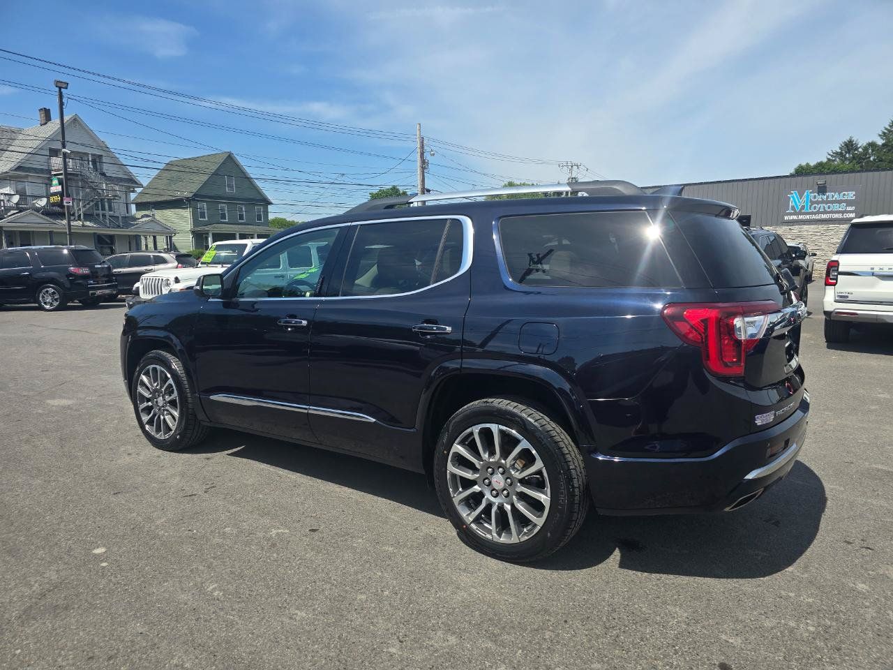 Used 2022 GMC Acadia Denali w/ Denali Ultimate Package AWD/4WD image 4