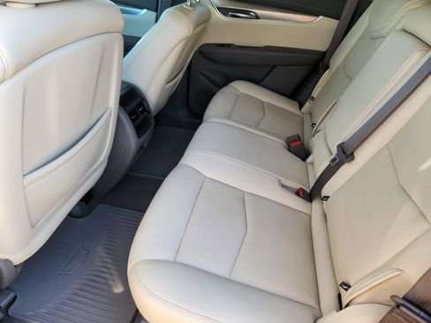 Used 2019 Cadillac XT5 Luxury image 32