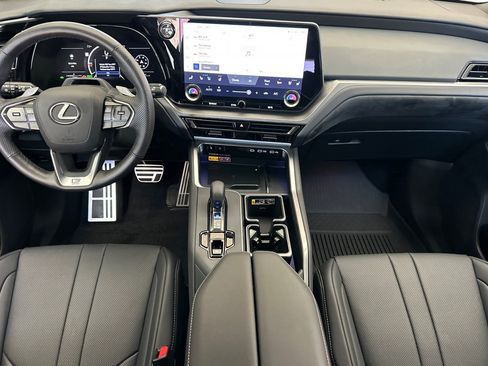 Used 2025 Lexus TX 500h AWD w/ Technology Package image 31