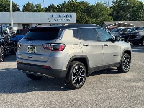 Used 2023 Jeep Compass Limited AWD/4WD image 3