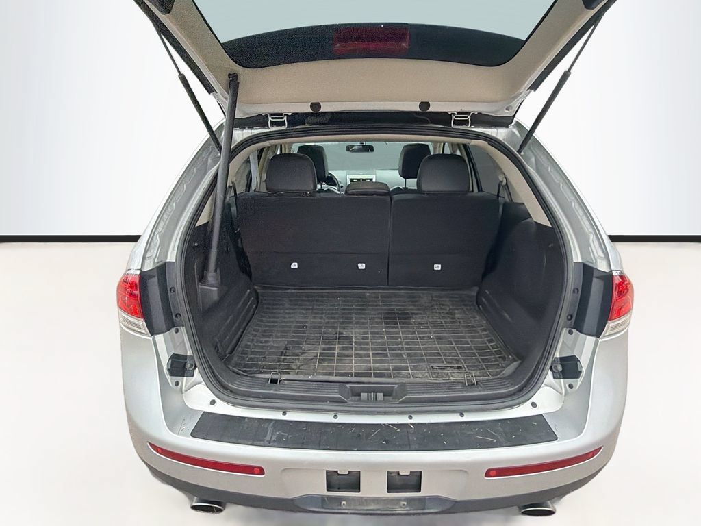 Used 2015 Lincoln MKX AWD w/ Equipment Group 102A image 28