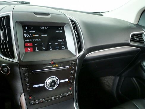 Used 2019 Ford Edge Titanium FWD image 13