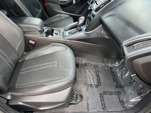 Used 2013 Ford Focus Titanium FWD image 10