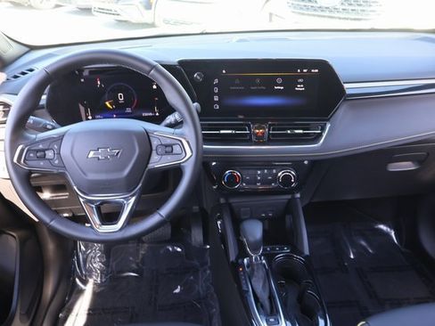 Used 2024 Chevrolet TrailBlazer ACTIV w/ Driver Confidence Package image 16