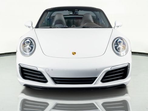 Used 2019 Porsche 911 Targa 4 GTS image 22