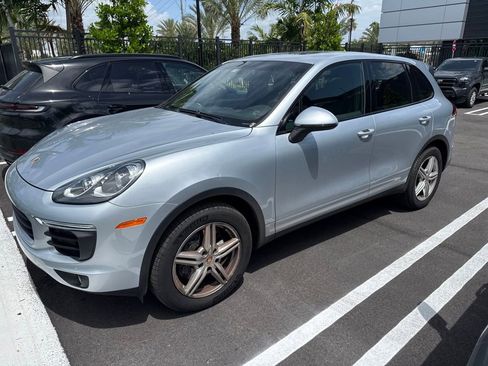 Used 2016 Porsche Cayenne AWD/4WD image 1