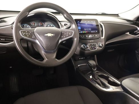 Used 2024 Chevrolet Malibu LT FWD image 2