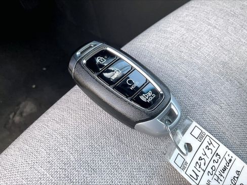 Used 2023 Hyundai Kona SE FWD image 11