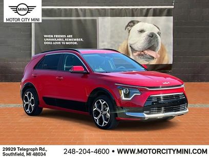 Used 2024 Kia Niro EX Touring