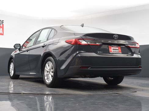 Used 2025 Toyota Camry LE image 27