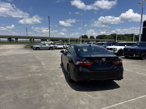 Used 2022 Toyota Camry SE FWD image 22
