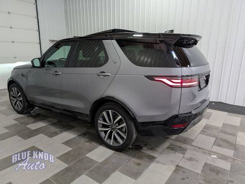 Used 2025 Land Rover Discovery Dynamic SE AWD/4WD image 2