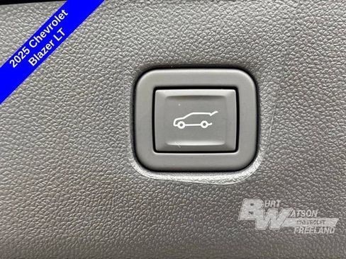 New 2025 Chevrolet Blazer LT w/ Convenience Package image 28
