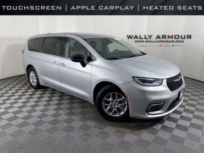 Used 2024 Chrysler Pacifica Touring-L