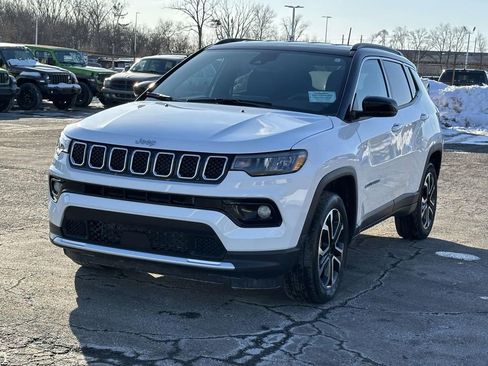 Used 2024 Jeep Compass Limited image 7