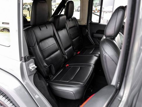 Used 2022 Jeep Wrangler Unlimited Sahara w/ Cold Weather Group AWD/4WD image 47