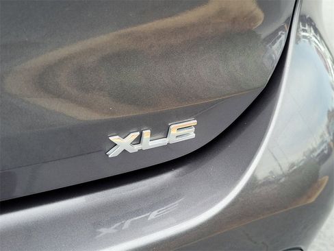 Certified 2025 Toyota Highlander XLE image 11