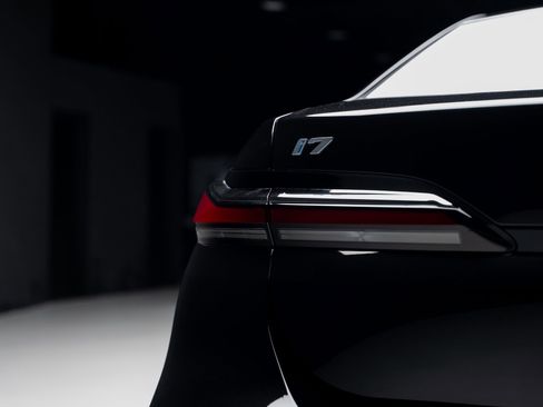 Used 2024 BMW i7 eDrive50 w/ M Sport Package image 30