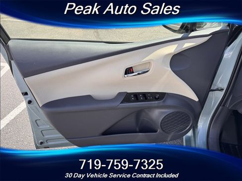 Used 2016 Toyota Prius Three FWD image 11
