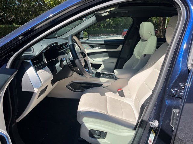 Certified 2026 Jaguar F-PACE R-Dynamic S AWD/4WD image 5