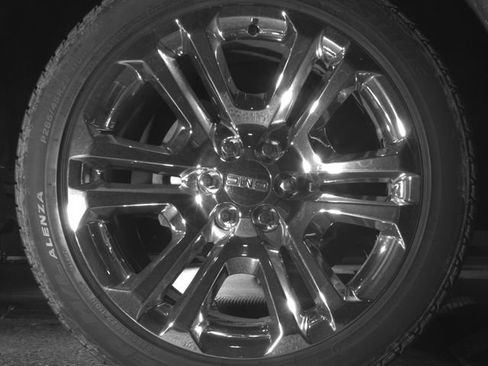 Used 2018 GMC Yukon SLT w/ Premium Edition image 10