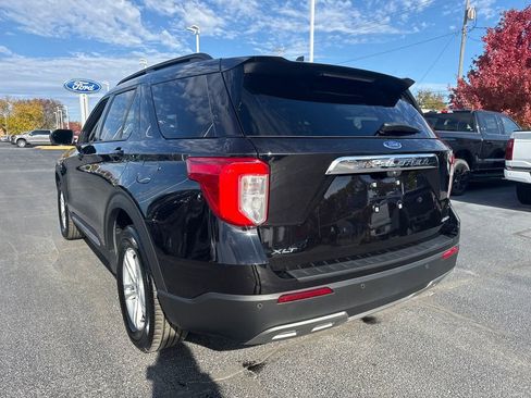 Used 2023 Ford Explorer XLT w/ Equipment Group 202A image 8