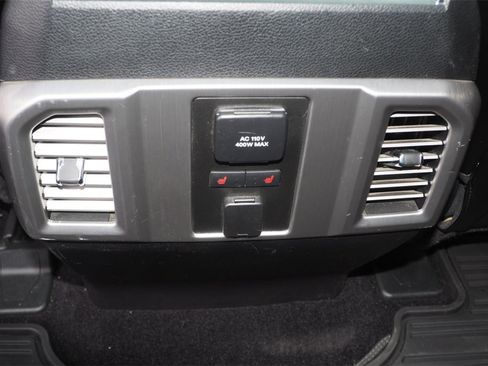 Used 2015 Ford F150 Platinum w/ Equipment Group 701A Luxury image 15