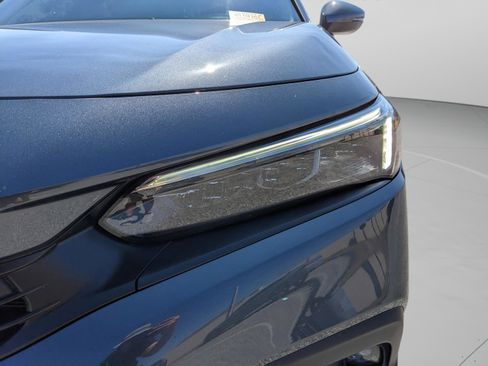 Used 2022 Honda Civic Touring image 10