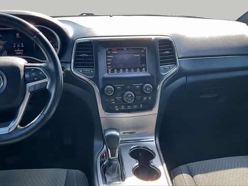 Used 2018 Jeep Grand Cherokee Laredo RWD image 7