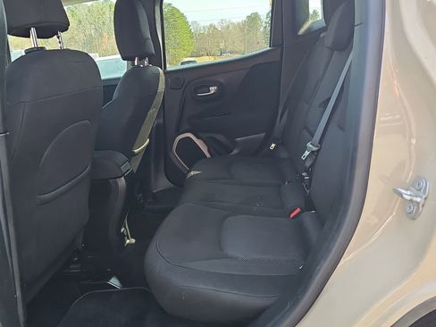 Used 2015 Jeep Renegade Latitude w/ Popular Equipment Group image 30