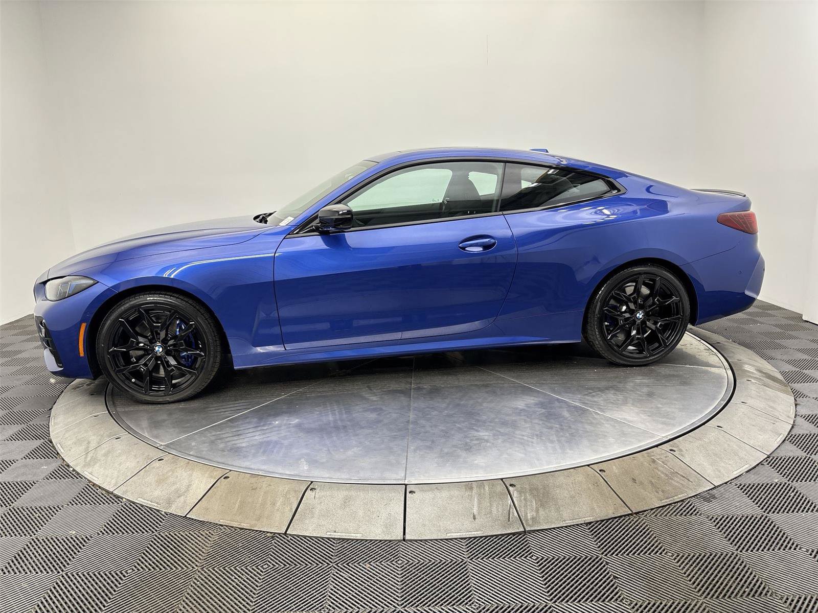 Used 2026 BMW 430i xDrive Coupe w/ M Sport Package AWD/4WD image 16