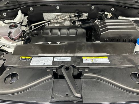 Used 2025 Volkswagen Atlas Cross Sport SE image 71