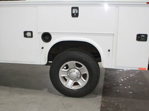 Used 2017 RAM 3500 Tradesman RWD image 28