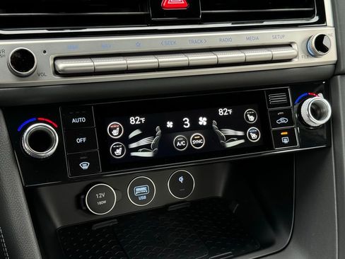 Used 2025 Genesis G70 2.5T w/ Sport Prestige Package image 32